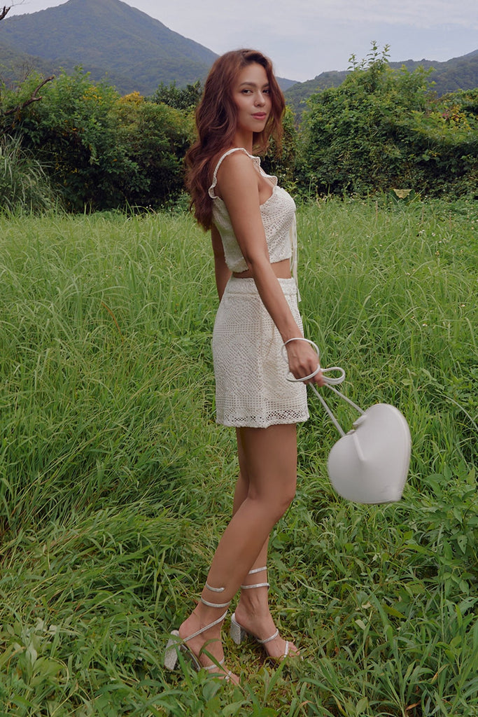 Days of love lace set in white