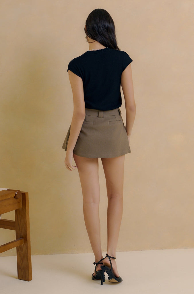 Vitoria' charming pleats skirts