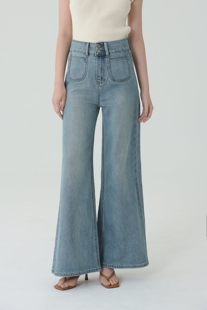 Twin pocket flared jeans