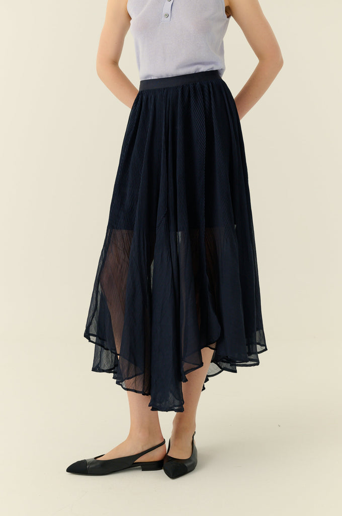 Tender touch pleated elastic skirt in navy