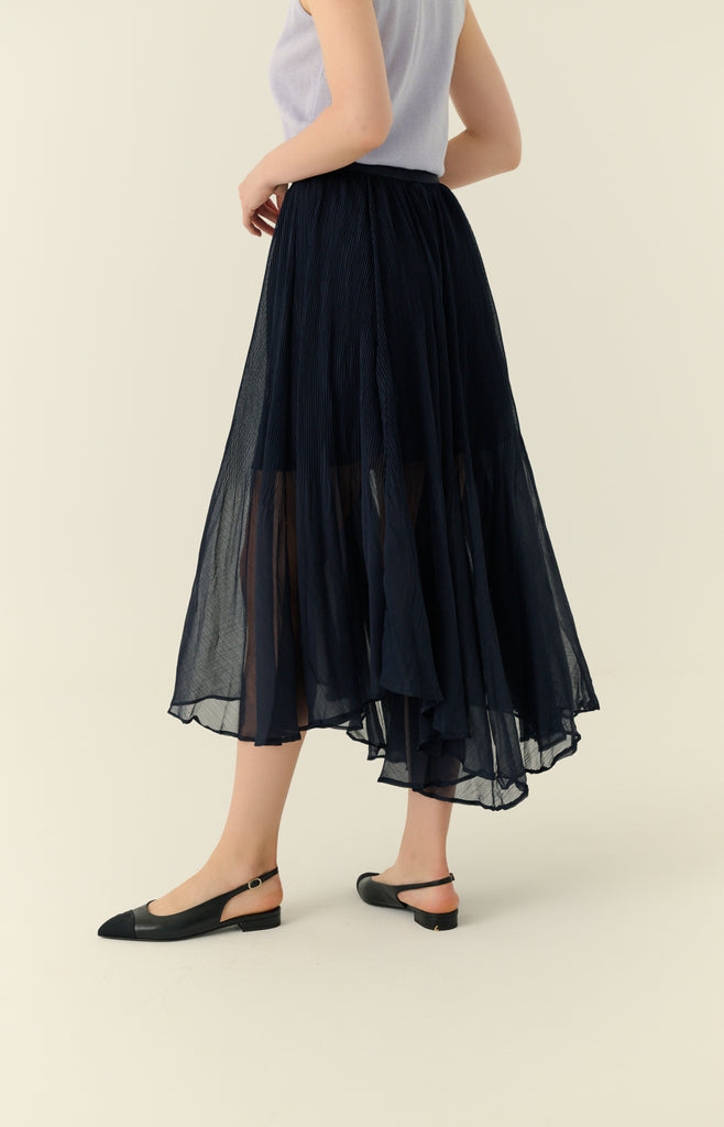Tender touch pleated elastic skirt in navy
