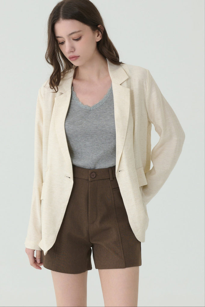 Creamy linen jacket in beige