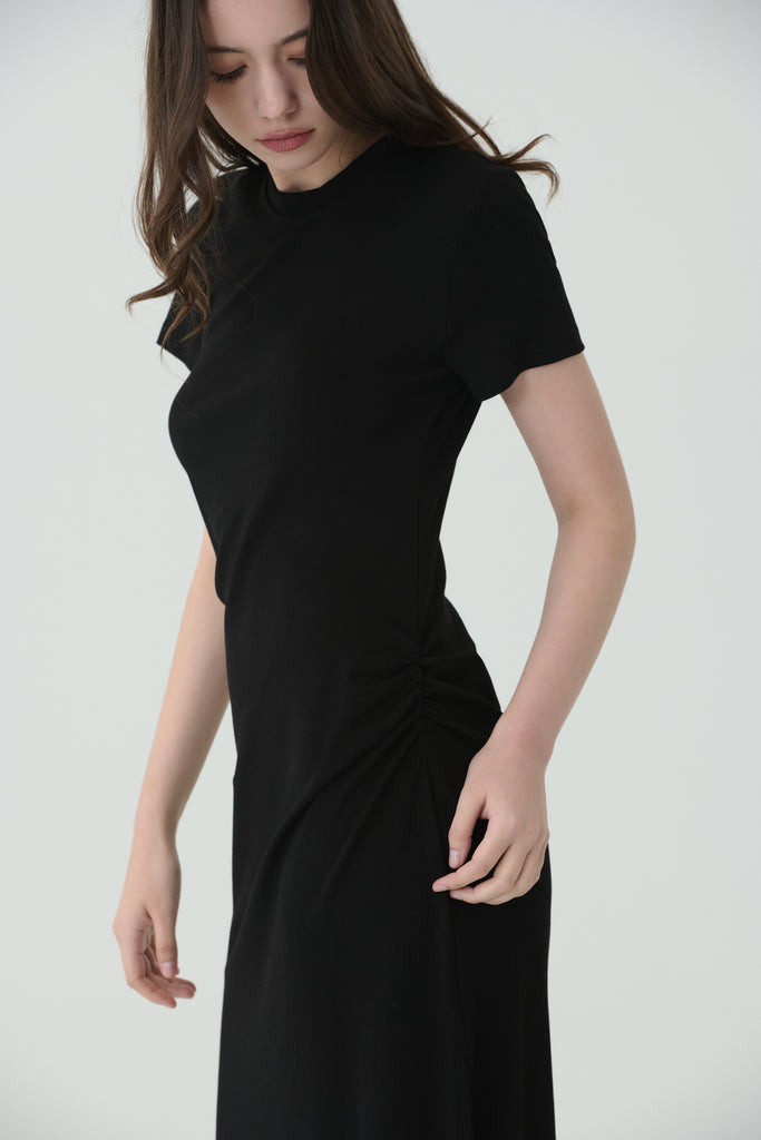 Midnight curve dress in black