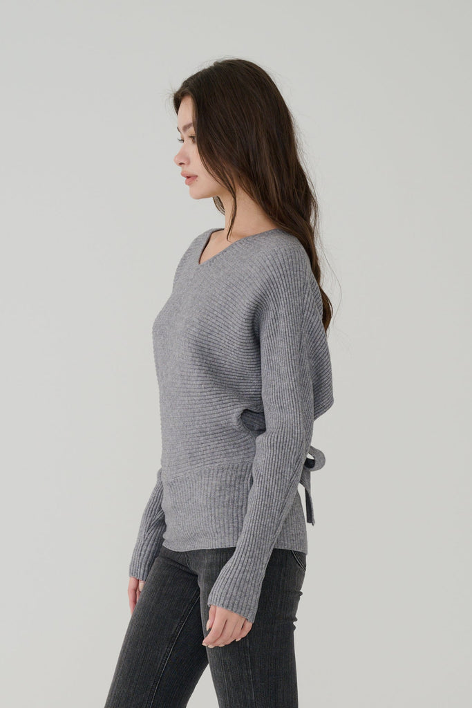 Gentle V-Neck Knit Top