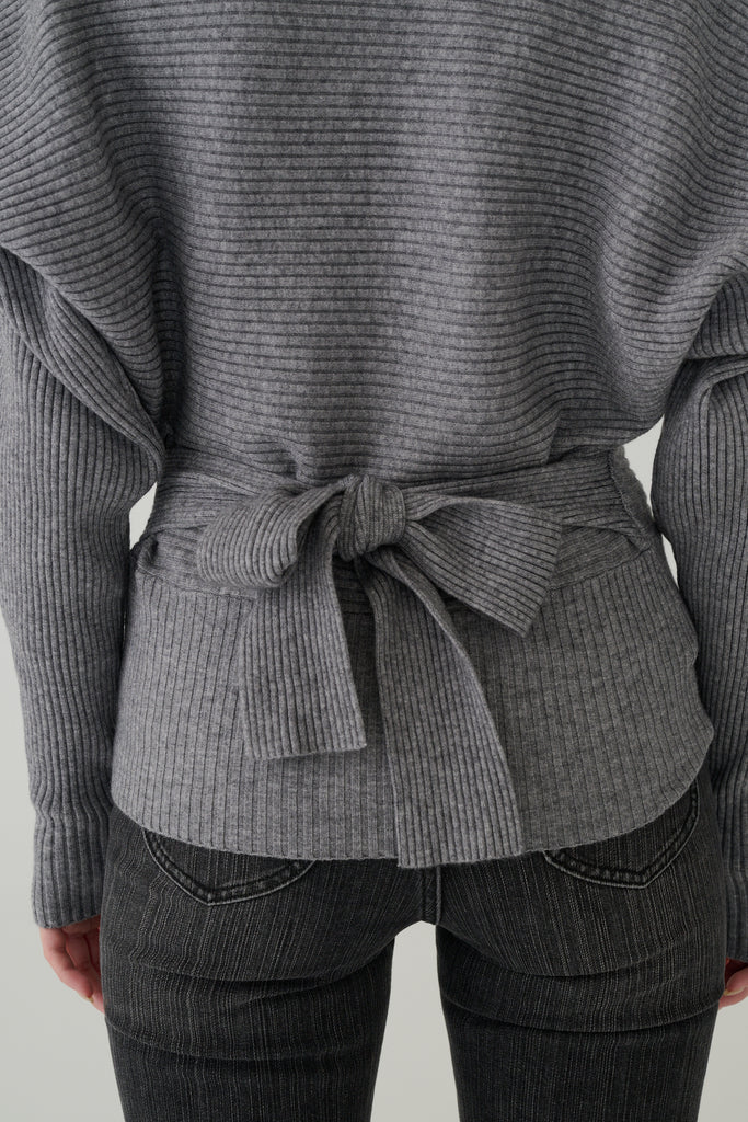 Gentle V-Neck Knit Top