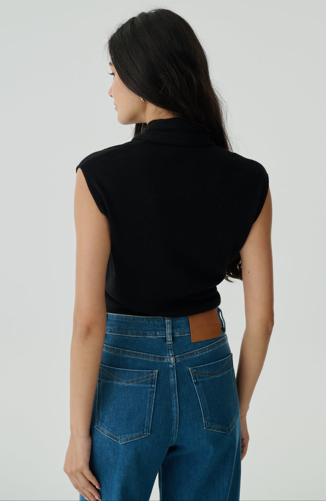 Keep in line cooling knit top in black