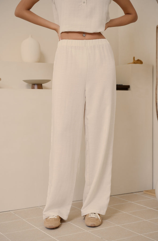 Confidence in you linen set in white