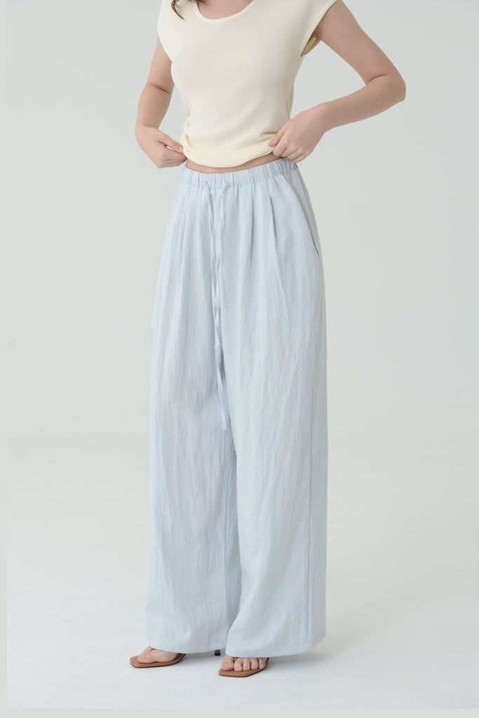 Chilling soda pants in light blue