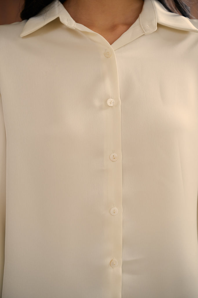 Spring date silky shirt in beige