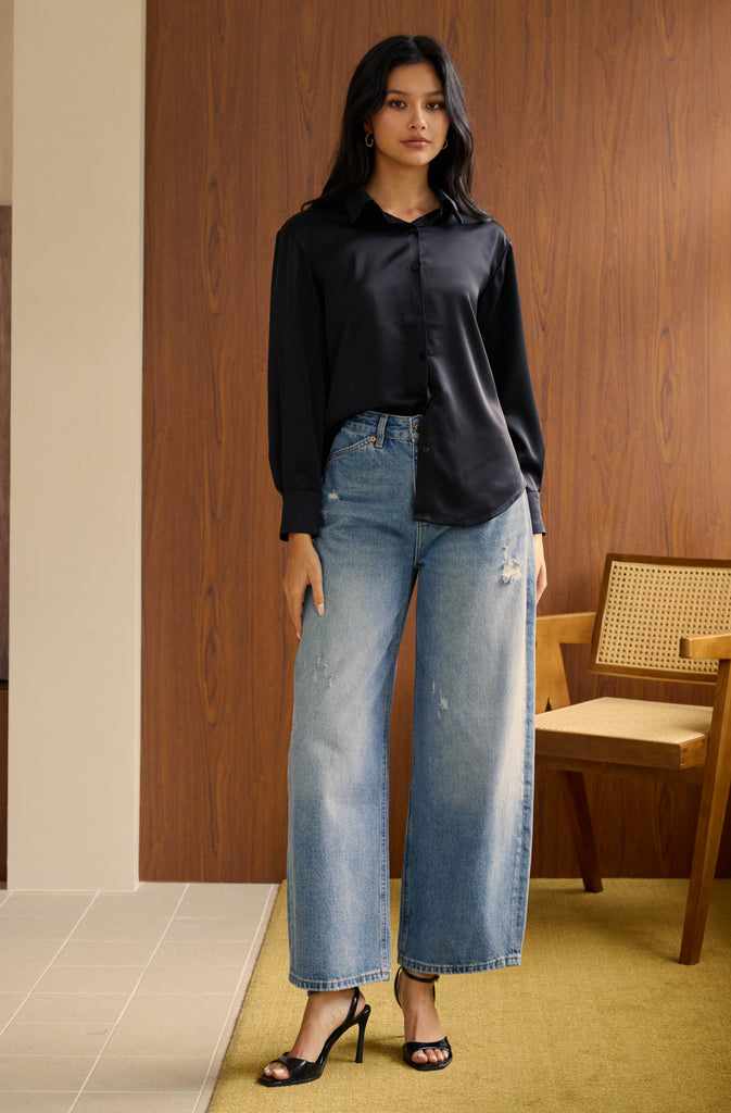 Spring date silky shirt in black