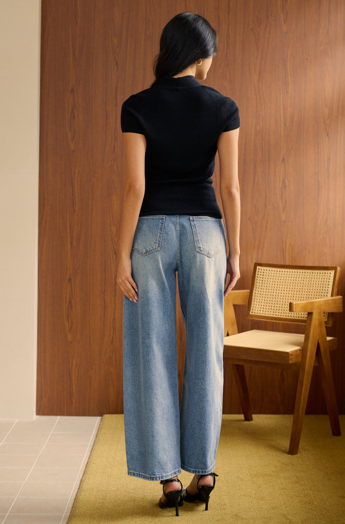 Sparkly v neck knit top in black