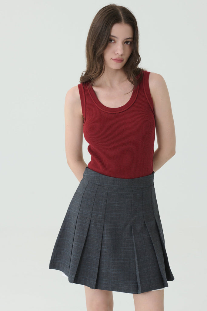 Almost flame knit tank in red