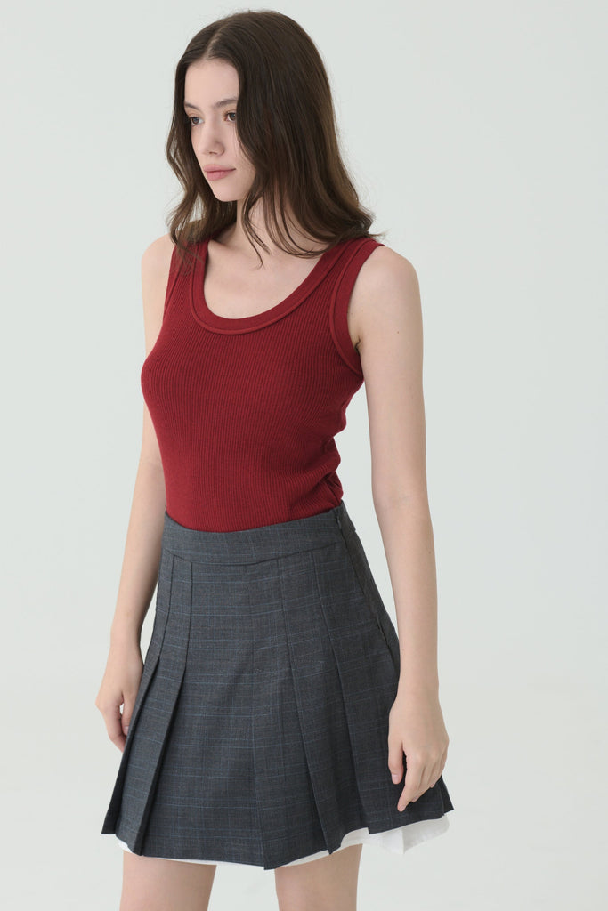 Almost flame knit tank in red