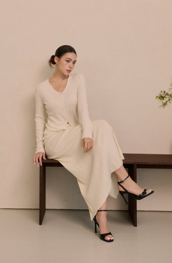 My boo V-neck cardigan in white