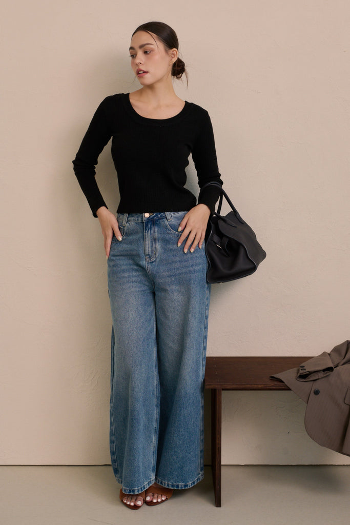 Lovely in gorgeous knit top in black