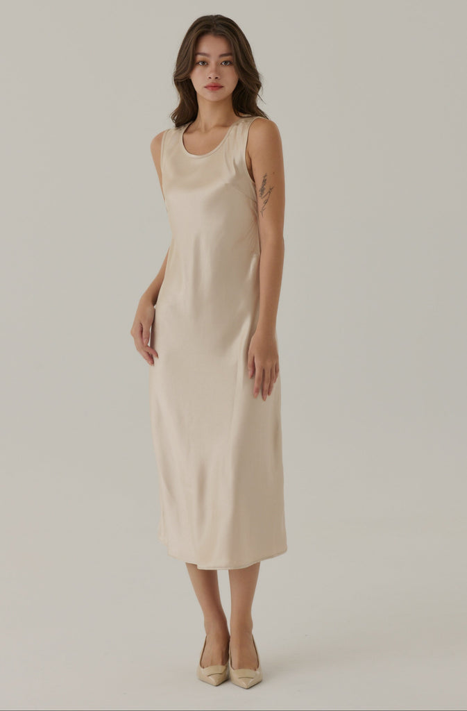 Litte luxury satin midi dress in champagne