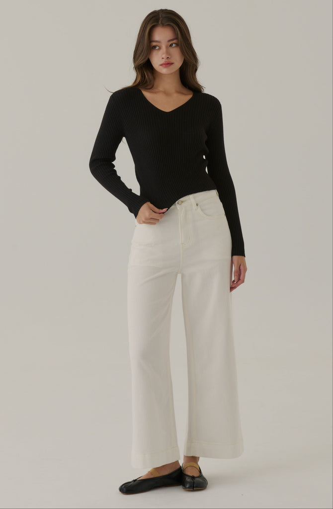 Floating free V neck knit top