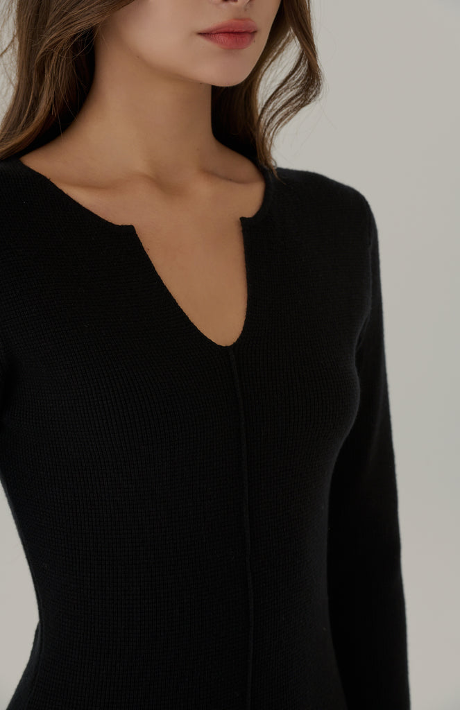 Feeling confident V neck knit dress in black