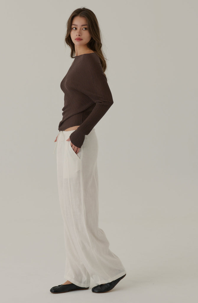 Daily life off-shoulder knit top in brown