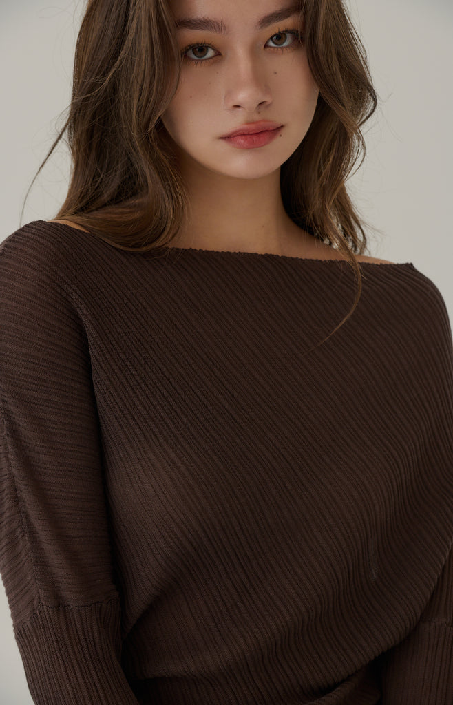 Daily life off-shoulder knit top in brown