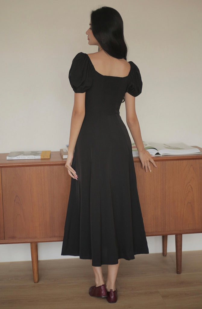 Classy vintage square neck dress in black