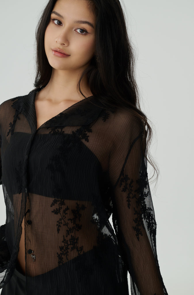 Two ways seamless bandeau bra in black