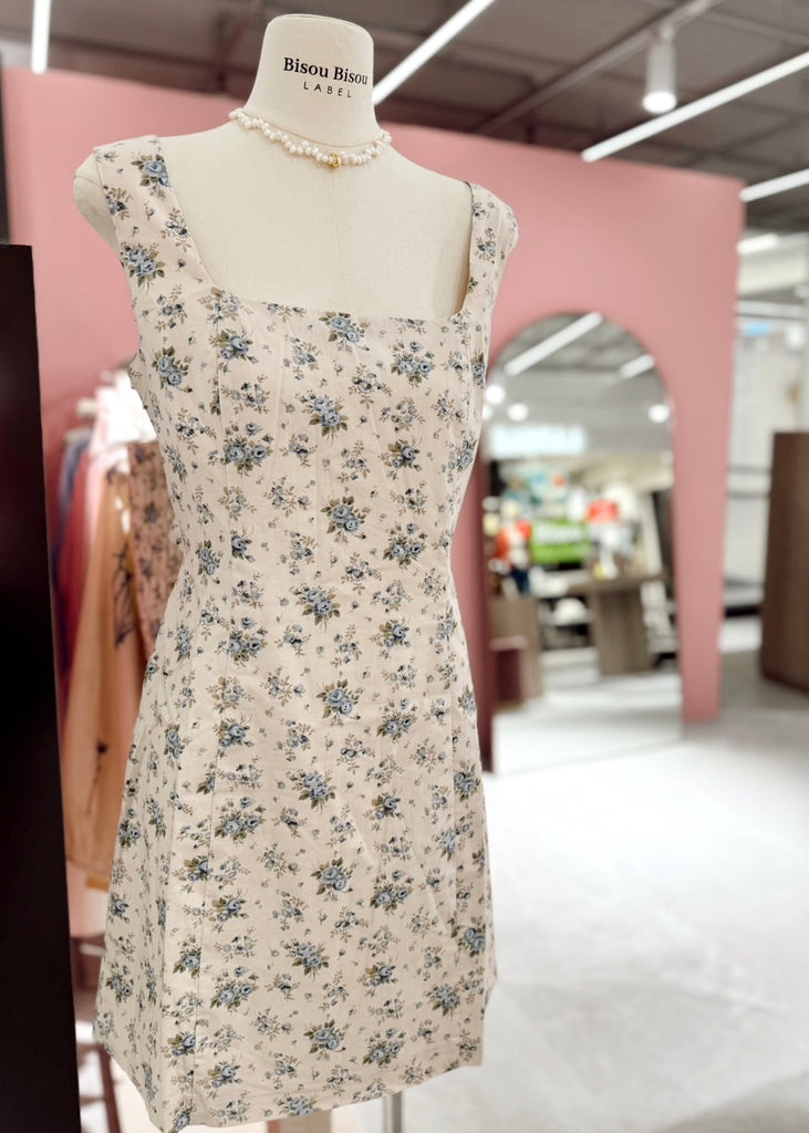 Coquette floral pint short dress in Black/Floral
