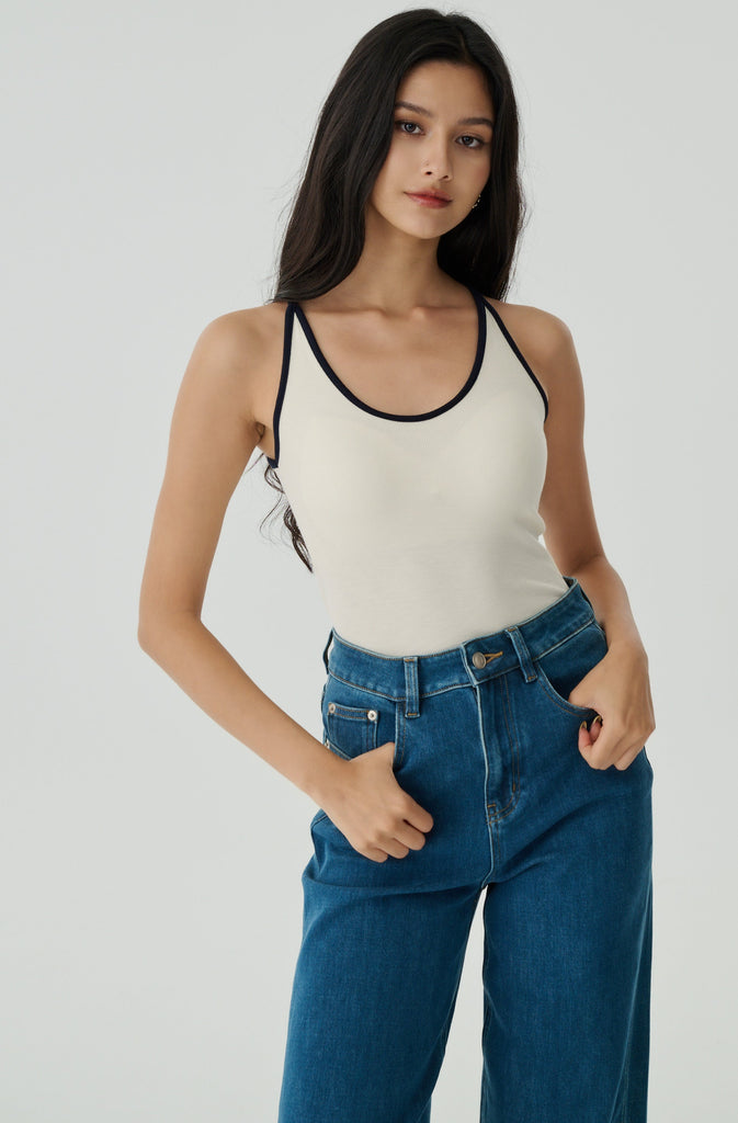 Sporty and chic bra top in beige