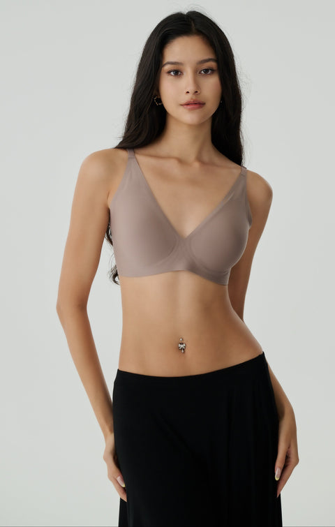 Invisible supportive bra in cocoa