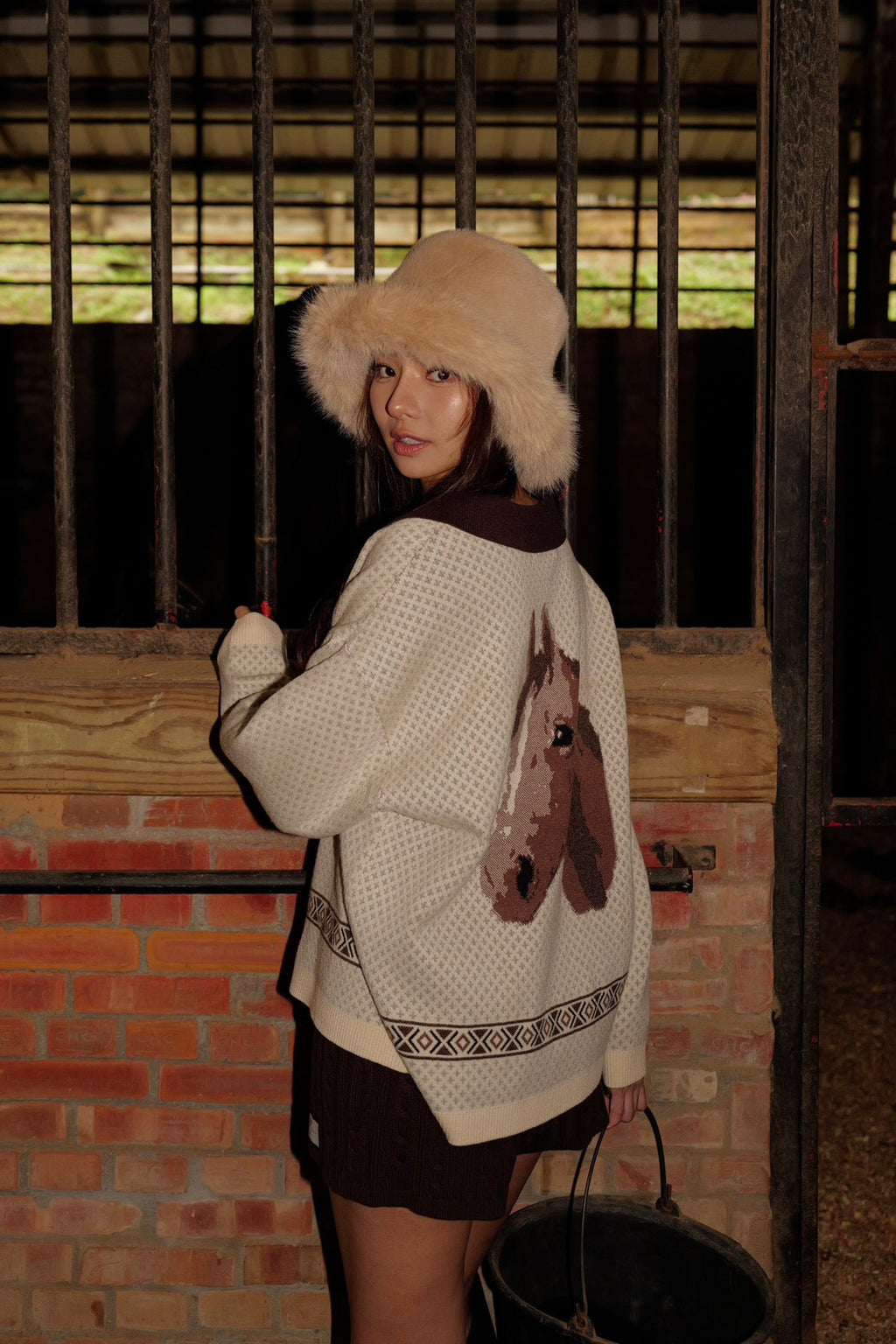 Big Moon V neck Polo sweater